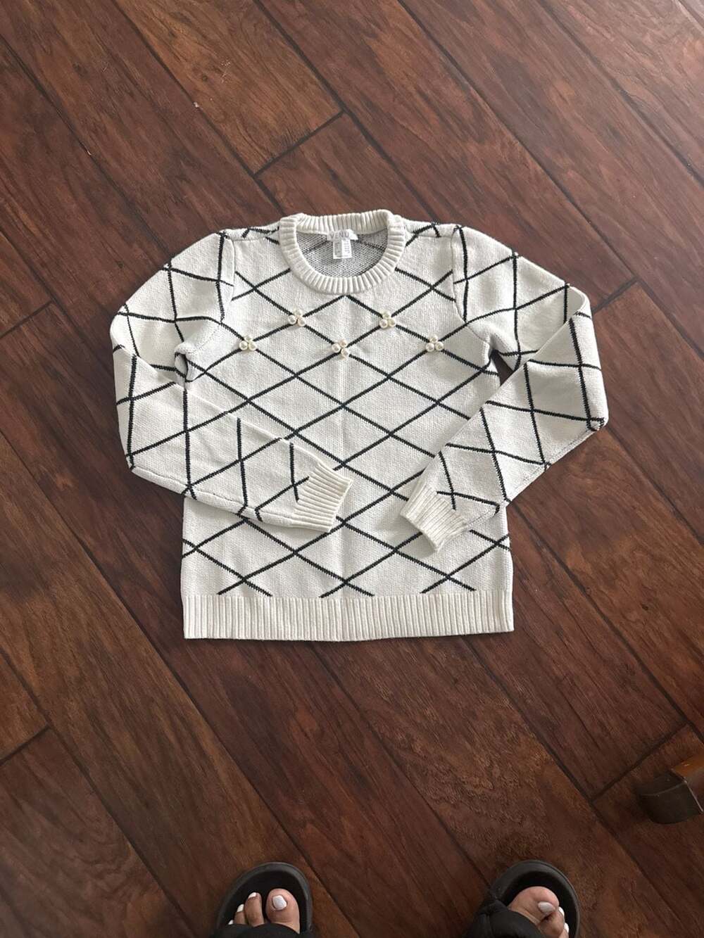 Venus Pearl Embellished Diamond Pattern Sweater